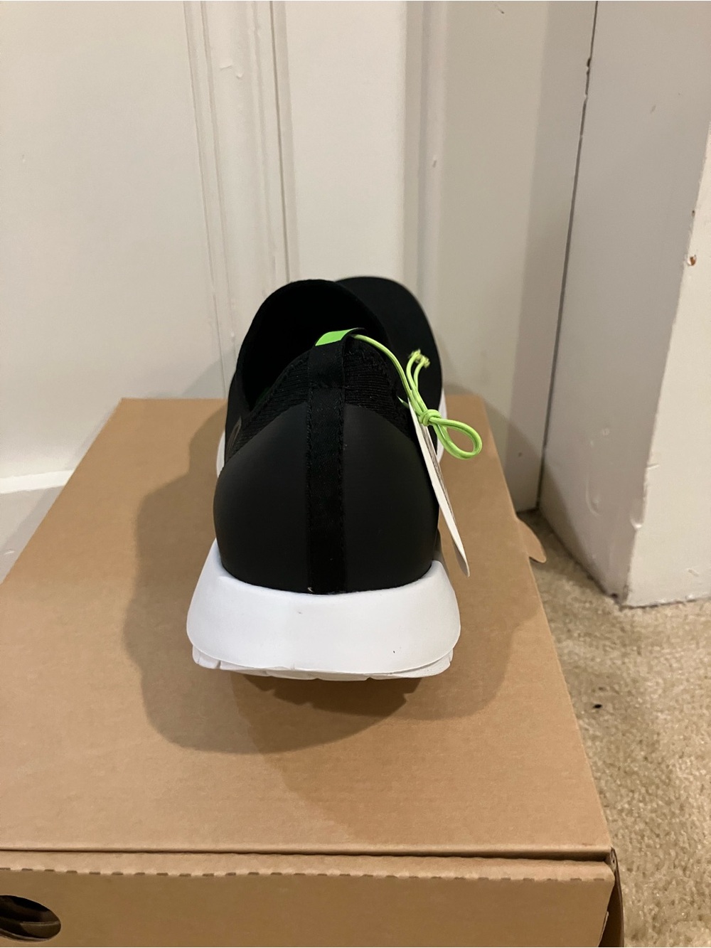 OOFOS Women’s OOmg Sport Slip-On in size 11 - Picture 3 of 7